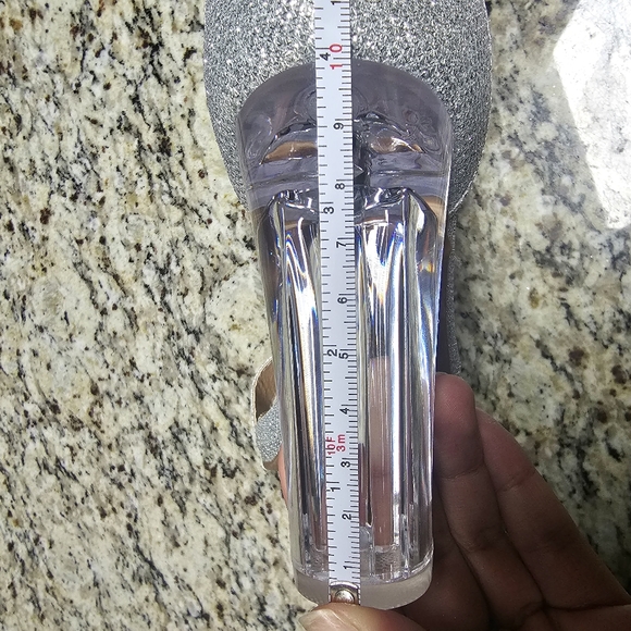 Silver heels - Picture 6 of 6